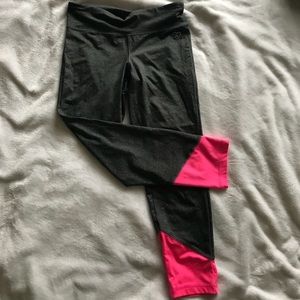 Workout capris size small. Yoga pants